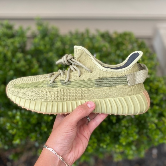 Yeezy 350 v2